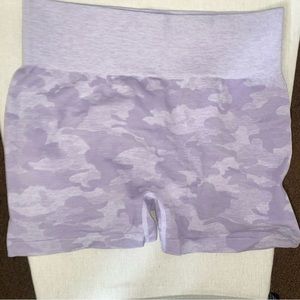 Seamless Camo Print Sports Shorts